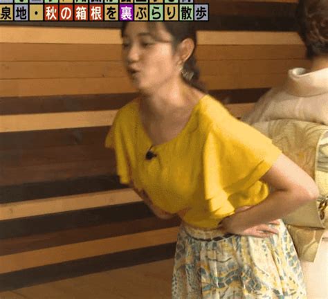 【GIF】お胸をポロリしちゃった女さんまとめ。ライブ配信や。